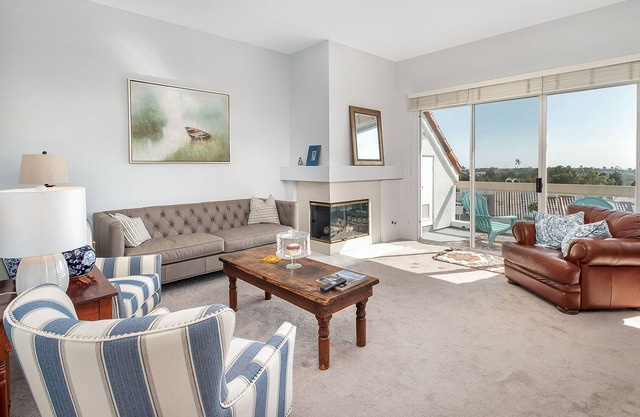 Spectacular Panoramic Ocean View and very conveniently located