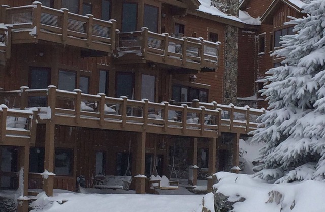 Spectacular Southwind Home! Excellent Ski In/Ski Out Access
