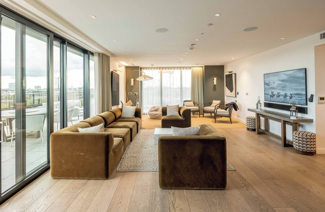 spectacular-sunsetview-3bedrooms-luxury-central London