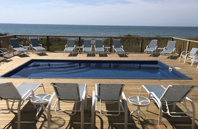 Spectacular 9 Bedroom Luxury Oceanfront sleeps 40 Heated Pool* + Hot Tub*!