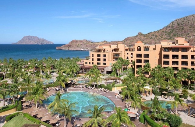 Spectacular Views! Luxurious Deluxe Studio Suite at The Islands of Loreto