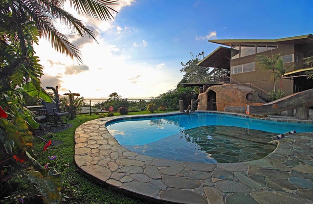 Spectacular Volcano And Lake Views, Modern Bali-style House