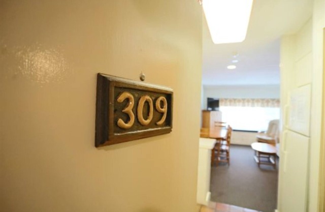Spend Feb Vacation at Inns of Waterville Valley! (309)