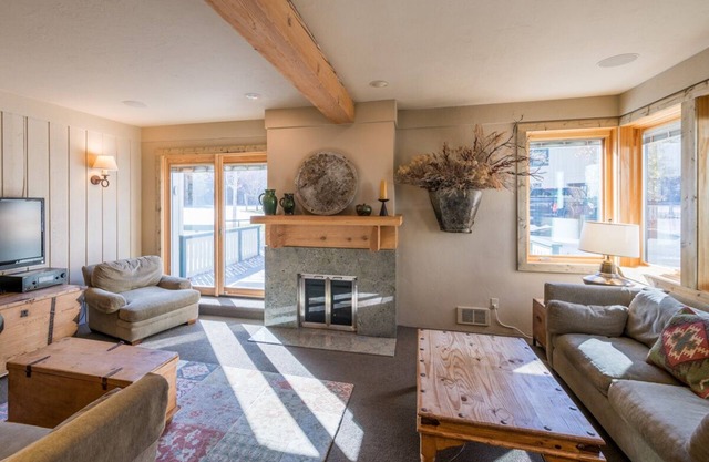 Spend Holidays in Sun Valley! Lovely Warm Springs Condo Within Walking Distance to the Chairlift