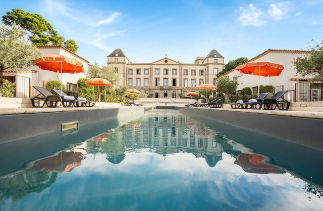 Spend your vacation in the dreamlike Chateau de la Redorte.