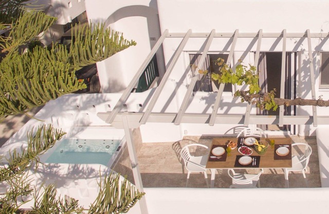 Spiros Hotel