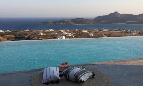 Splendid Antiparos Villa 2 Bedrooms Villa Zeus Beautiful Sea Views & Private Infinity Pool Agios Georgios