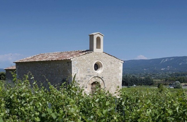 Splendid duplex in Provence, in the middle of vineyards
