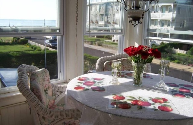 Splendor by the Sea - beautiful ocean views, first beach block!