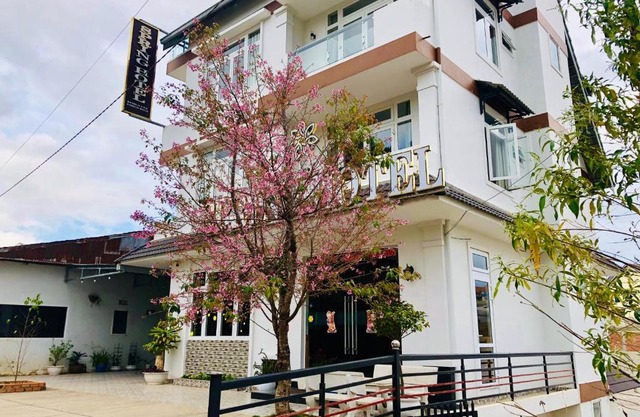 Spring Hotel