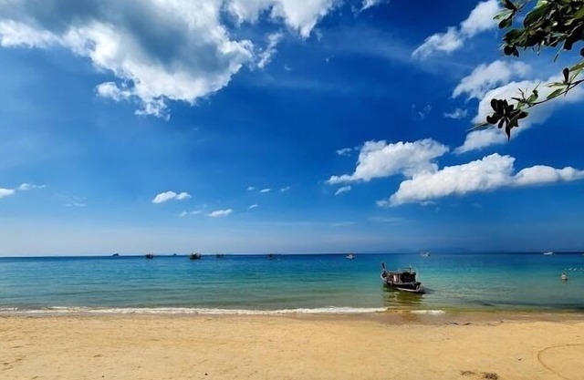 Srisuksan Klong Muang Beach