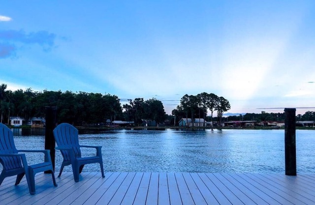 St. Johns RIVERFRONT Key Lime House