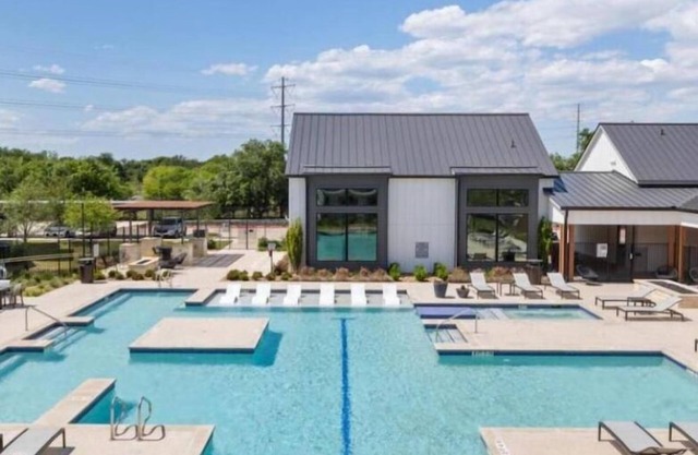 St Louis Stylish 2BD 2BA Central West End Apartment