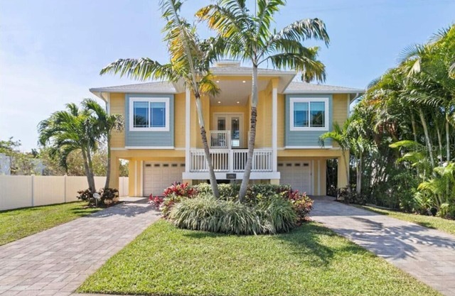 St. Pete Beach Executive Waterfront Retreat