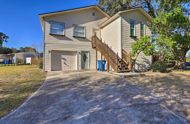 St Petersburg Hideaway w/Fire Pit & Grill!
