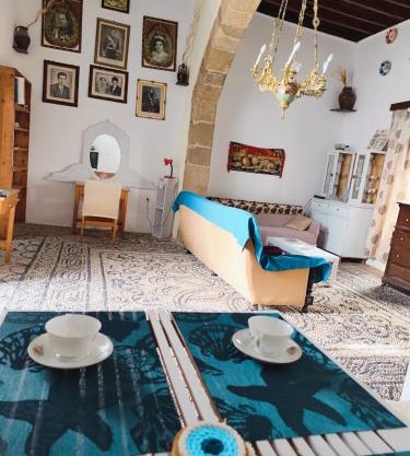 Stam Luxury Traditional House