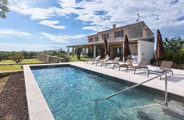 Stancija Katarina di Maladel with wellness, sea view and 2 km from the beach