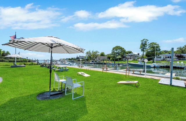 Standalone Residence at Boutique Hotel, Heart of Hampton Bays, Waterfront.