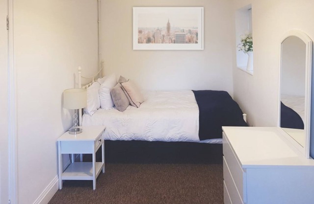 Standard double room with shared bathroom