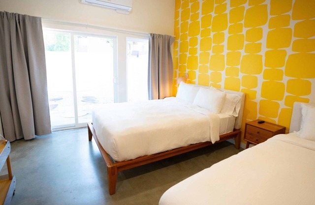 Standard Room, 2 Queen Beds, Kitchenette, Garden View