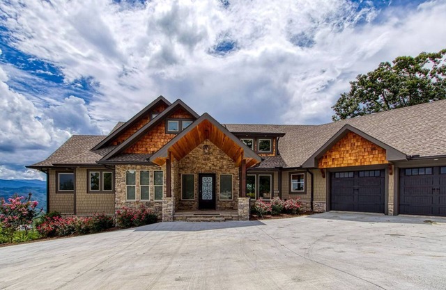 Star Of The Summit, Private Pool, Breathtaking Mountain Views, FREE Tickets!