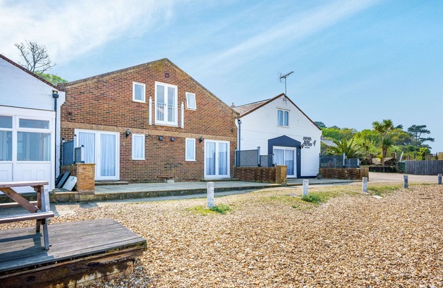 STARBOARD, pet friendly, country holiday cottage in Yarmouth