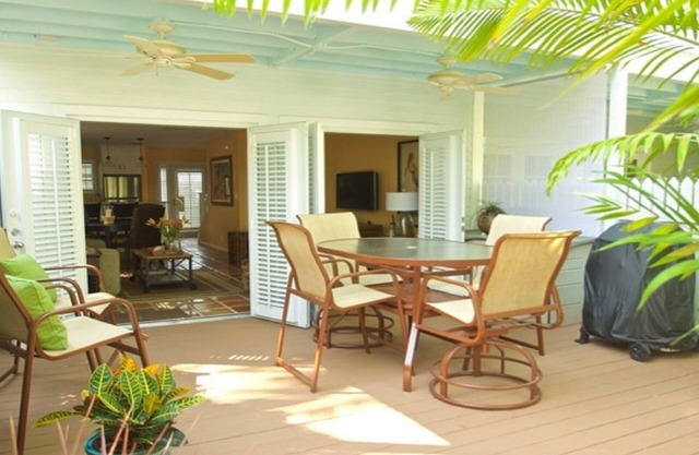 STARFISH - SUNNY TOWNHOME in QUIET TRUMAN ANNEX TWO BLOCKS FROM DUVAL ST.