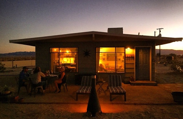Starlight Ranch - Wonder Valley - Joshua Tree North - 360 degree Mountain Views!