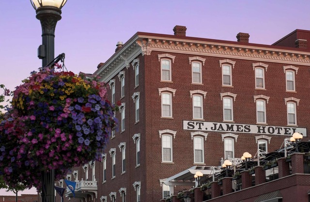 Stay Among Breathtaking Bluffs Along the Mississippi River in Historic Red Wing