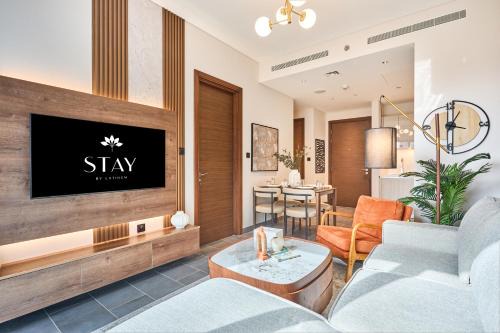 STAY BY LATINEM Luxury 1BR Holiday Home CC 0813 Near Downtown