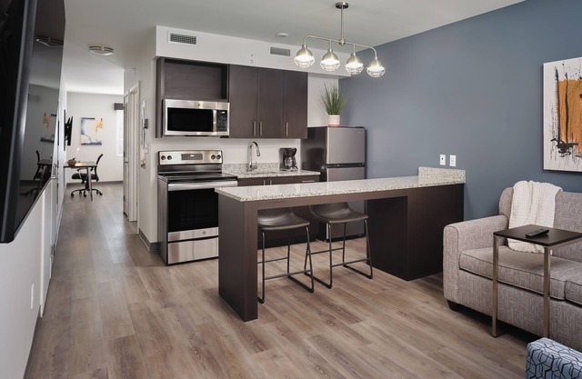 stayAPT Suites LaGrange