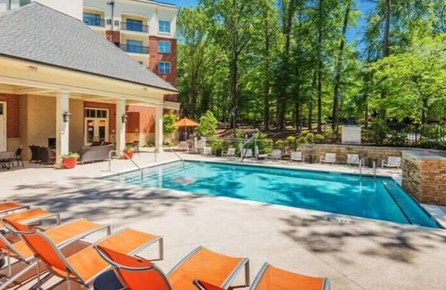 StaysByWalker SouthPark 2BR | KingBeds/Gym ADA