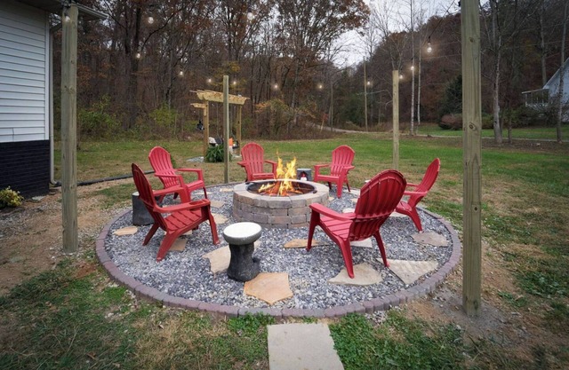 Steamy Soaks, S'mores by Starlight, Movie Nights & Fun Games Near Dollywood - A Smoky Luxe Retreat