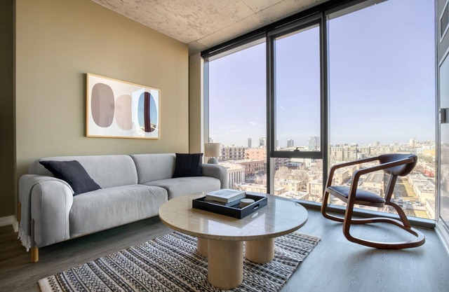 Stellar River North 1BR w/ Gym & Pool, close to Riverwalk, by Blueground