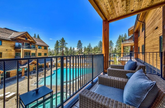 Steps From Heavenly Village & Gondola-luxury 3br 3 Bedroom Condo by RedAwning