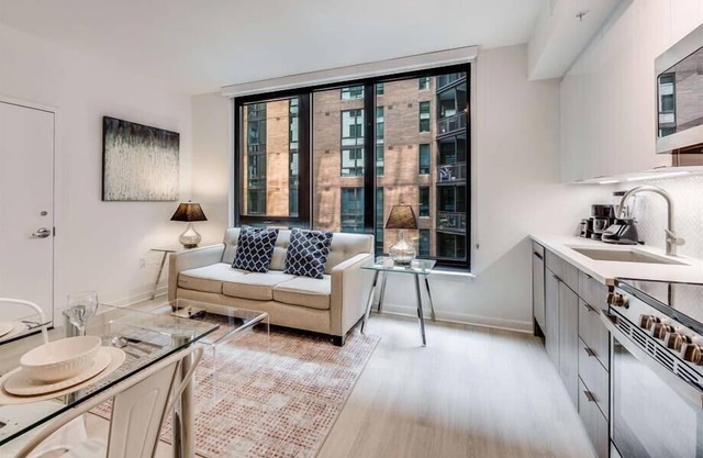 Steps from Metro | Spa-style Gym + Workspace | DC