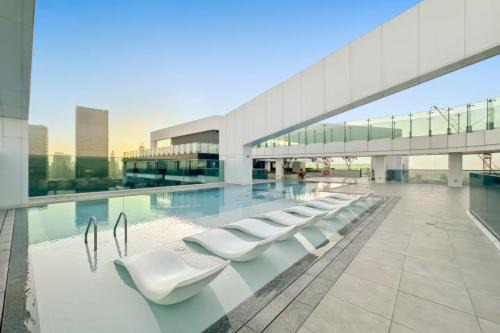Steps from the Metro & Sheikh Zayed Road, close to World Trade Center, with amazing Dubai Frame views!
