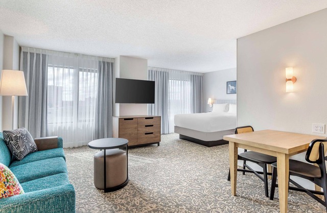Steps from the River Walk & Alamo: Your Ideal Urban Retreat with Heated Pool!