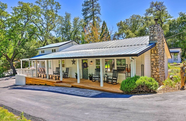 Steps to Dtwn Murphys: Cottage w/Furnished Porch