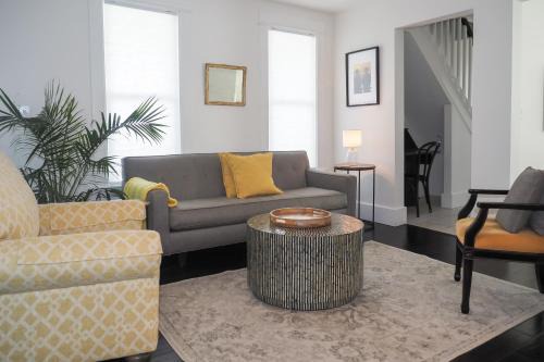 Steps to Dtwn! Suttons Bay Retreat Near Wine Trail