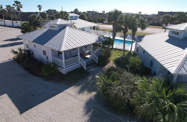 Steps to Intracoastal, Steps to Private Beach Access!