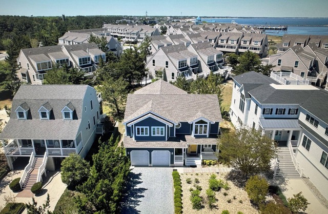 STEPS To The Beach, In Sought After Cape Shores With Private Pier