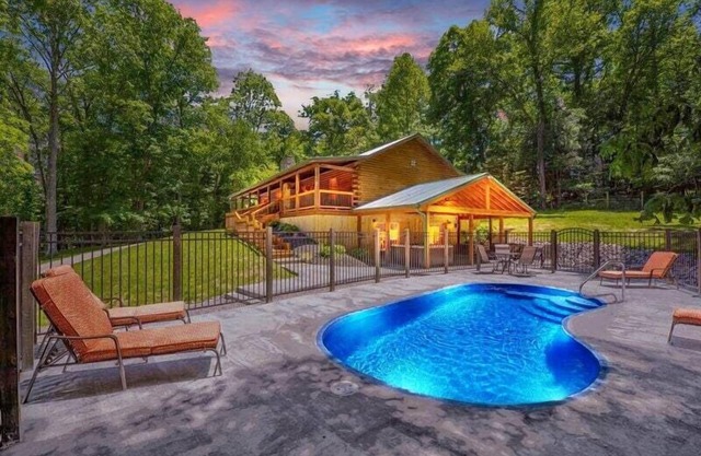 Sterling Lodge | Pool | Hocking Hills