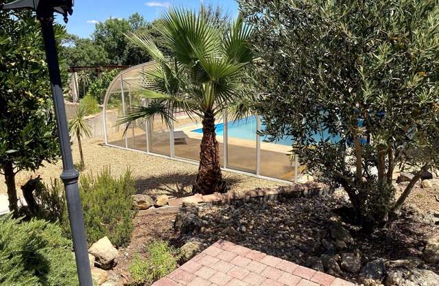 Stone Cottage With Private Pool Set Within Ancient Vineyards Near Pezenas