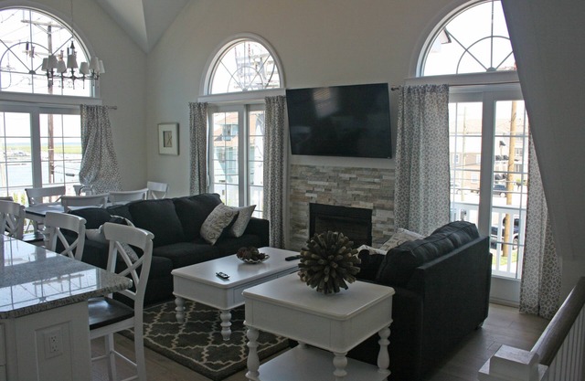 Stone Harbor With Water View! 1 Block to Downtown