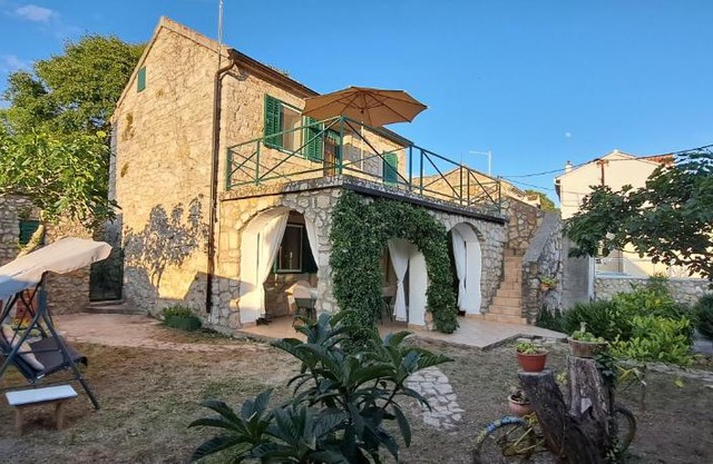 Stone House with garden Laganini