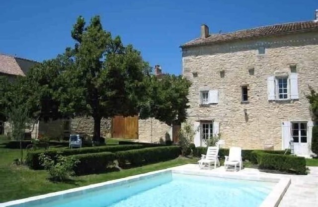 Stone house with pool and garden, up to 6 people, 3 bedrooms
