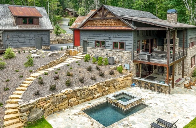 Stone Pool Lodge | Blue Ridge, GA