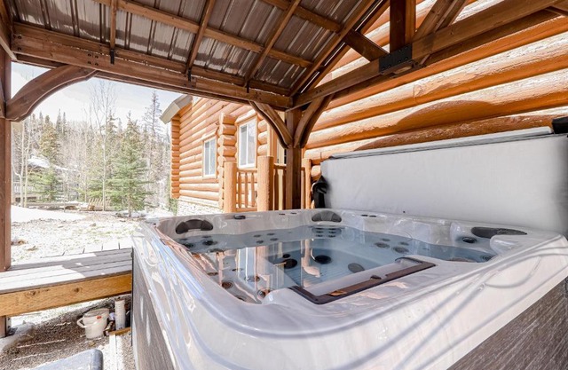 Stone's Throw Cabin