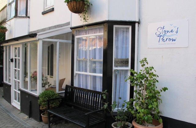 Stone's Throw Guesthouse